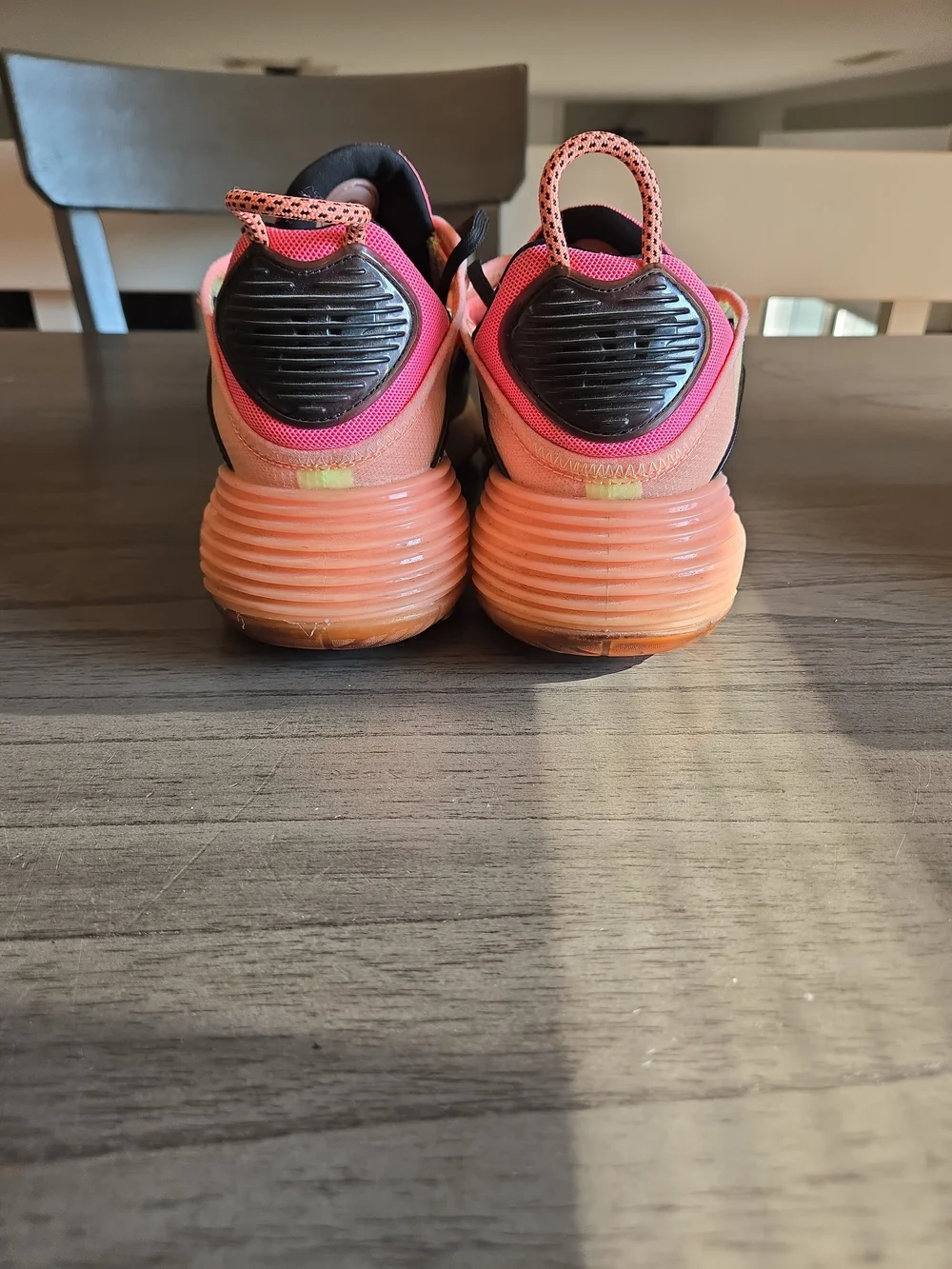 NIKE AIR MAX 2090 NEON HIGHLIGHTER' WOMEN'S RUNNING SHOES SIZE 9.5